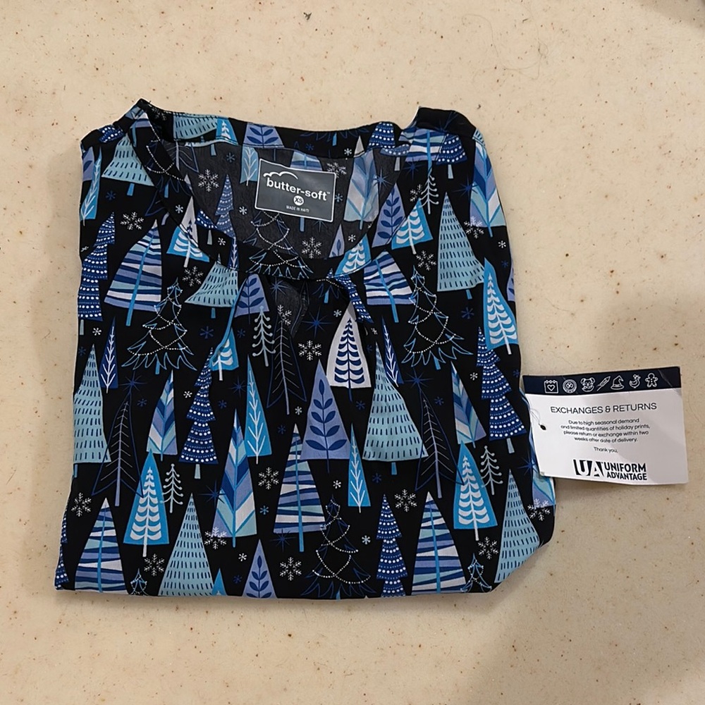 WonderWink Blue and Black Geometric Tree Print Top